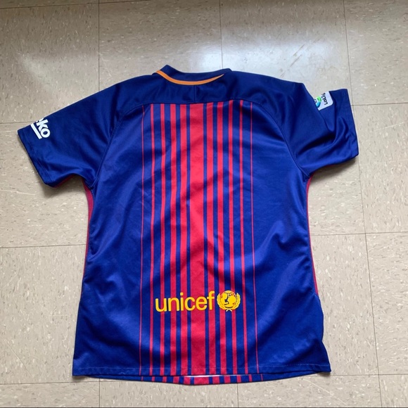 FC Barcelona Men’s Large Authentic 17/18 Jersey - Picture 2 of 4